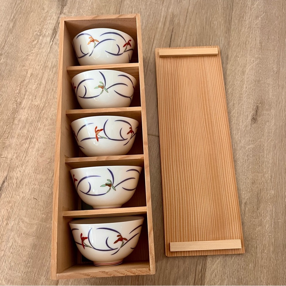 Koransha Orchid Japanese Teacup Tea Cups Bowls 5 PCs Set Arita Ware NIB Wood Box